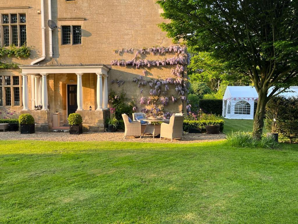 לינה וארוחת בוקר Great Badminton Parsonage House, Badminton מראה חיצוני תמונה