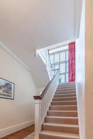 לינה וארוחת בוקר Great Badminton Parsonage House, Badminton מראה חיצוני תמונה