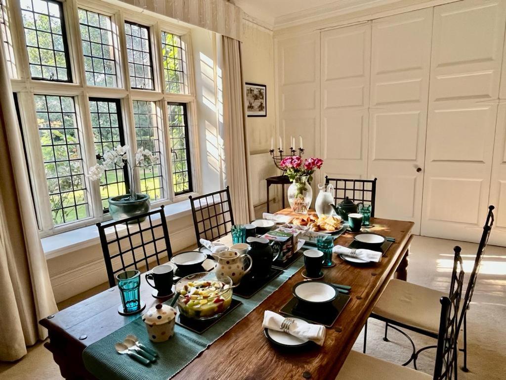 לינה וארוחת בוקר Great Badminton Parsonage House, Badminton מראה חיצוני תמונה